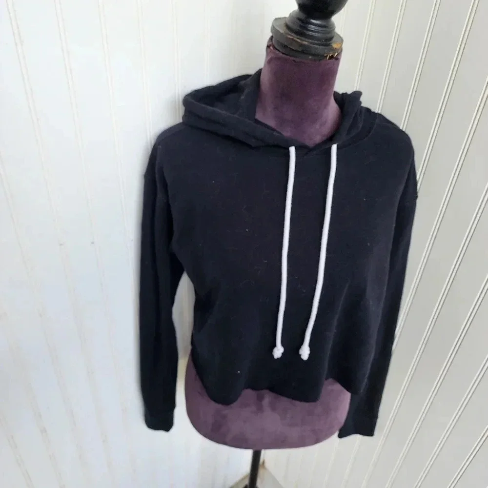 Wild Fable Women’s Cropped Hoodie Sweatshirt Black Ebony Pullover Sz S - Picture 3 of 10